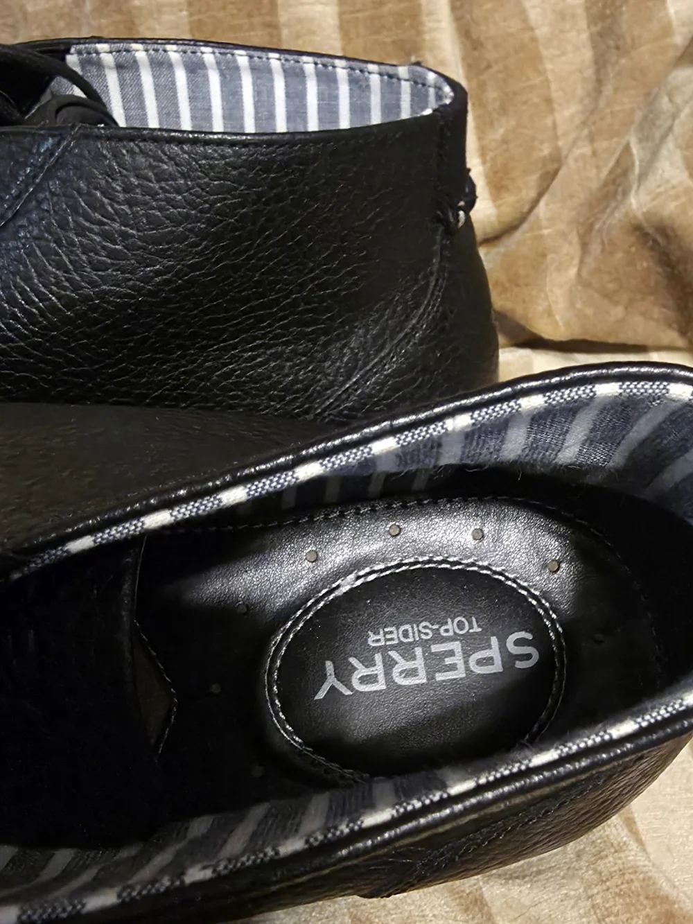 Sperry Men's Black Leather Chukka Boots with Striped Lining